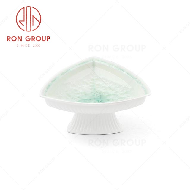 RN0660P00555 Wholesale Unique Design  Verdant  Triangular Plate