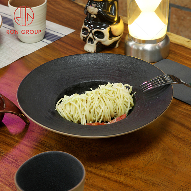 Manufacturer wholesale frosted black ceramic plate creative line restaurant pasta plate household food plate