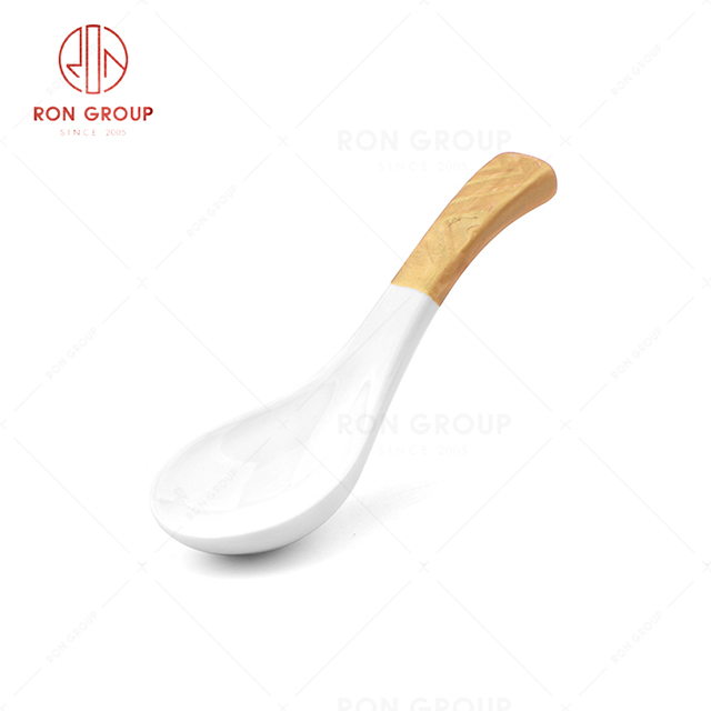 RN0660P00019  Wholesale High Quality Gilded Splendor Porcelain  Spoon 