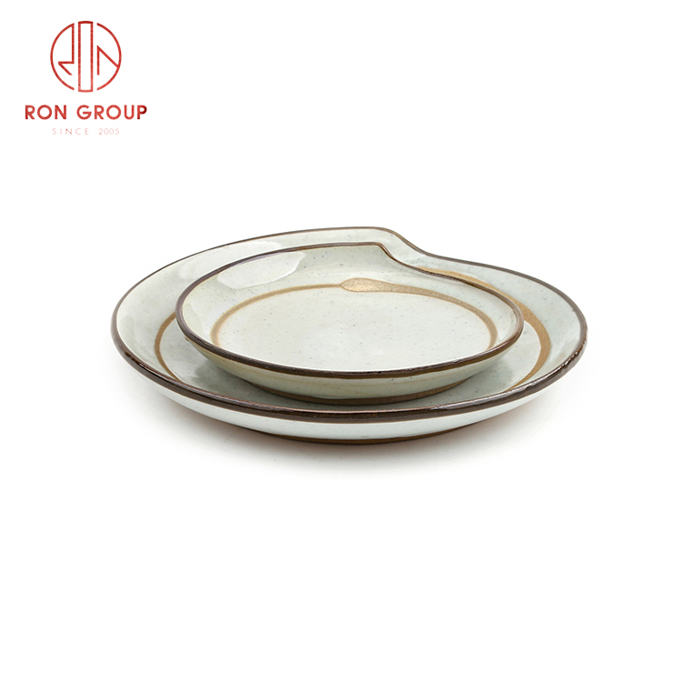 Factory direct selling new product restaurant ceramic tadpole plate Japanese Korean style plate