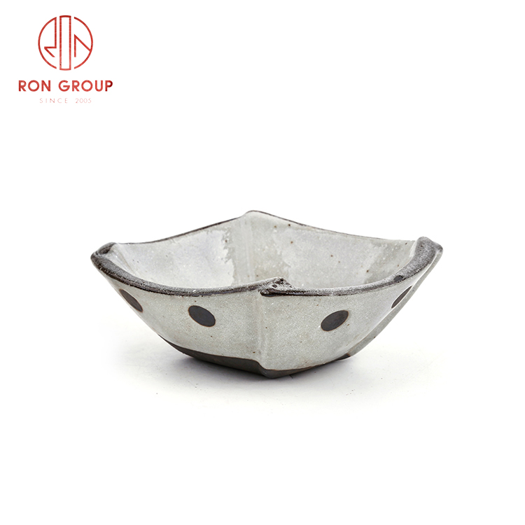 Top selling ceramic square corner bowl porcelain bowls Aisan style sauce dish ceramic snack bowl