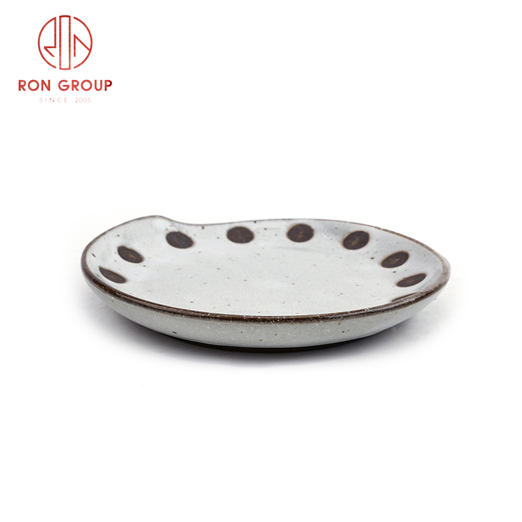 Factory direct selling new product restaurant ceramic tadpole plate Japanese creative dinner plate