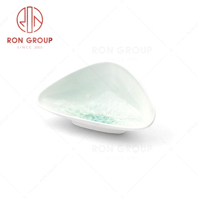 RN0660P00602  Wholesale High Quality Exquisite and Practical  Triangular Bowl