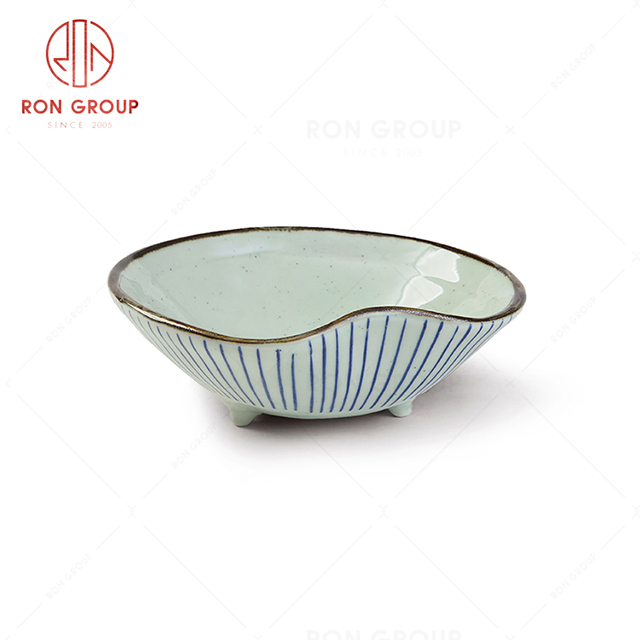 Eye catching design creative restaurant tableware handle bowl