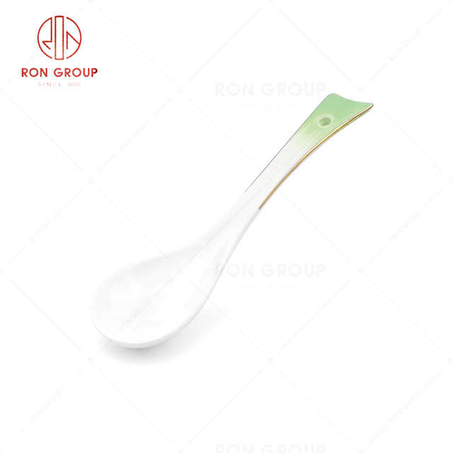 RN0045P00051 Wholesale Unique Design Gradient Color Spoon