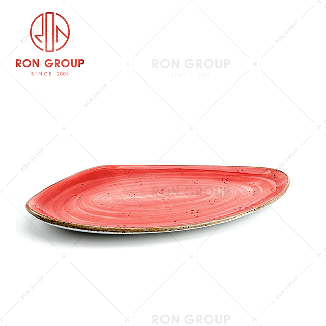 Triangular Narrow Tomato Red Ceramic Dinner Set Dinnerware For Hotel Restaurant