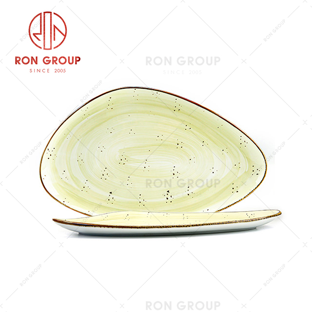 Customized Restaurant Ceramic Dinner Triangular Narrow Plate