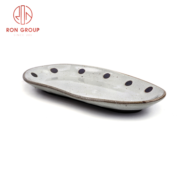 Factory direct selling restaurant ceramic oval plate Japanese style creative dinner plate