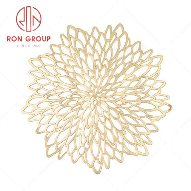 RN0610S00011 Hot Sale Unique Design Flower Shape  Gold PVC Placemat