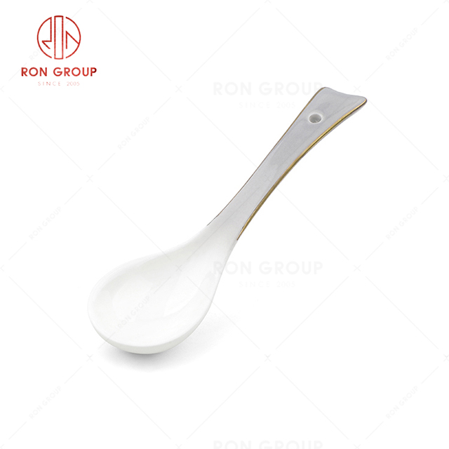 RN0045P00043  Hot Selling Unique Design Gradient Color Spoon