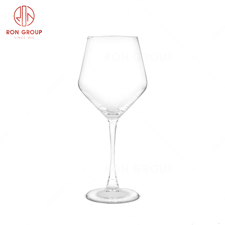 RN0567G00036  Hot Sale Classic Style Exquisite Bright Glass Goblet