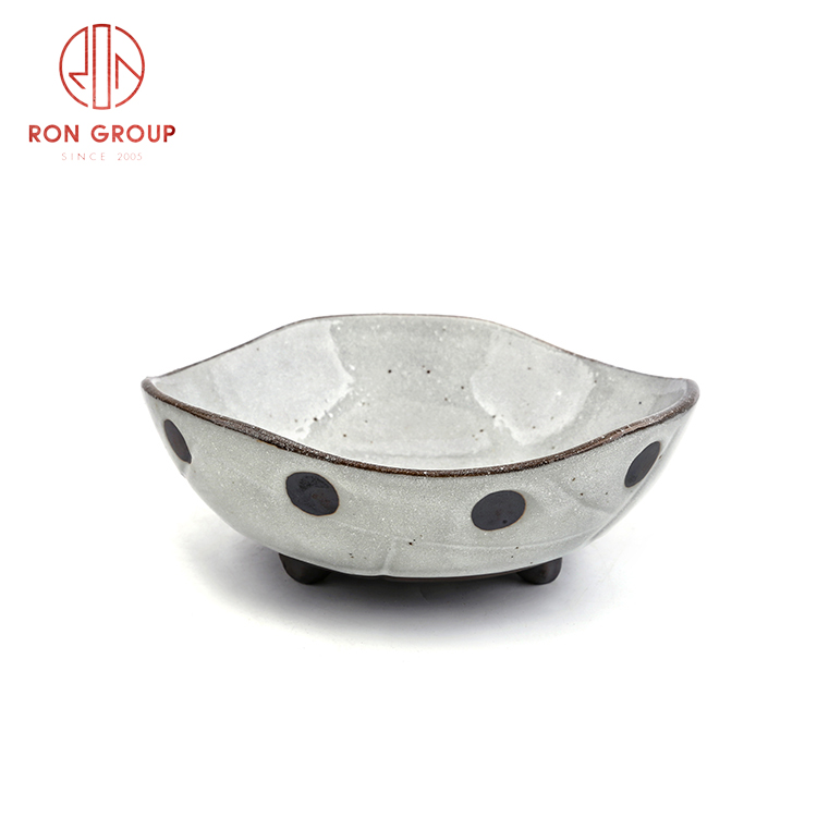 Hot sale Japanese tableware set creative three feet bowl irregular ceramic dinner bowl