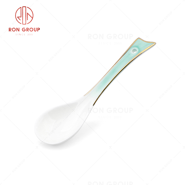 RN0045P00024 Hot Sale Unique Gradient Color Bone China Spoon